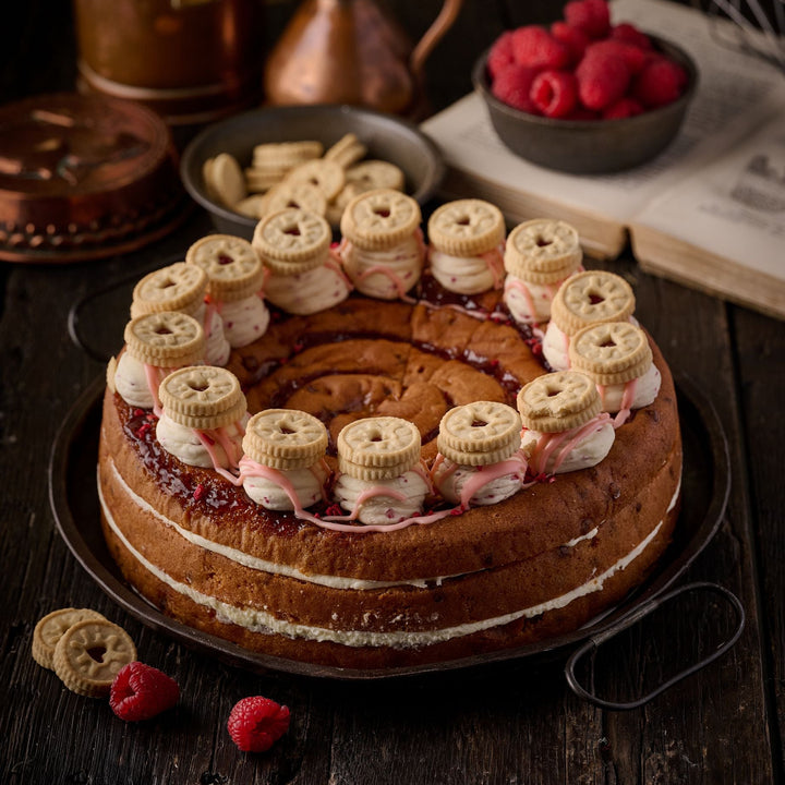 Jammie Dodger Cake (Plant Based)