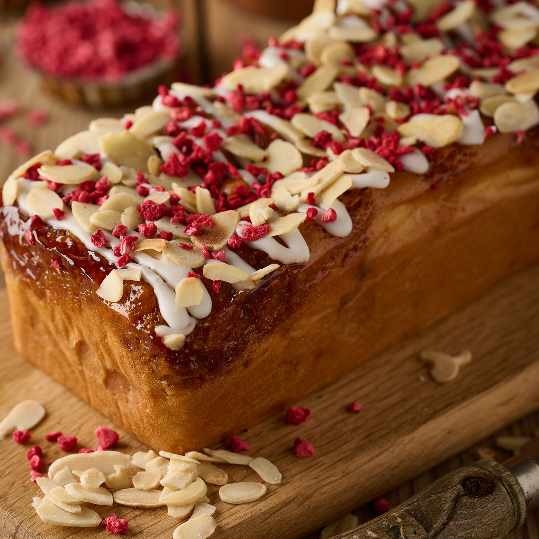 Raspberry & Almond Loaf Cake (vegan)
