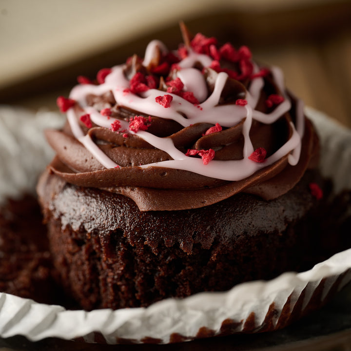 Dark Chocolate & Raspberry Cupcake (vegan)